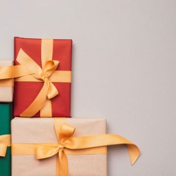 collection-christmas-presents-with-golden-ribbon