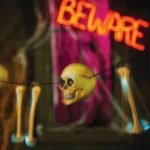 Rattling Skull & Bones Light String Halloween Decoration, Sound and Light Halloween Decoration, Halloween Party Supply, Halloween Theme Decoration, Scary Decoration, Skull Decor - Image 3