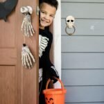 Skull Doorbell Skull Head Halloween Doorbell Halloween Style Battery Powered for Halloween| Spooky Door Bell Skull Bronze White Color with Motion Sensor Activated Voice (1Pcs Random Color) - Image 3